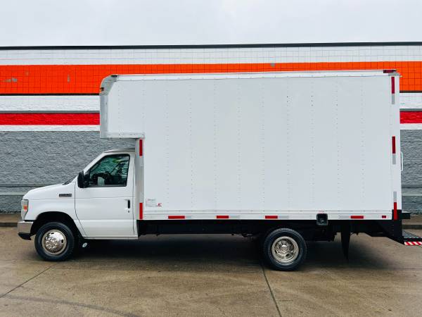 2012 Ford, dovoz USA — foto 3 z 12