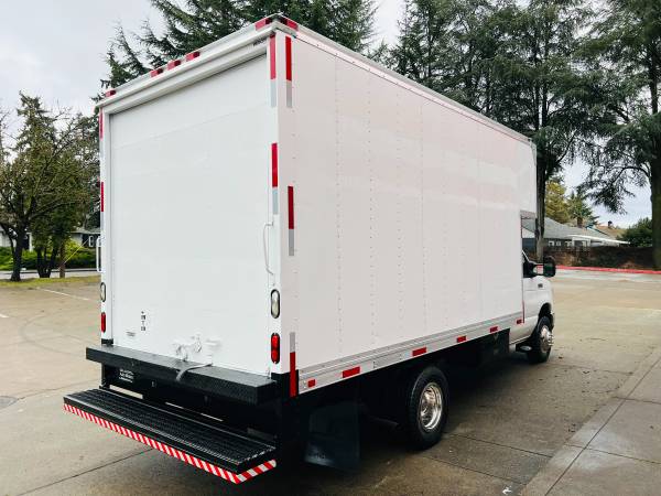 2012 Ford, dovoz USA — foto 6 z 12