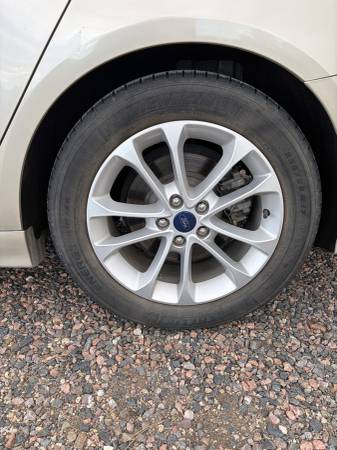 2019 Ford, zlatá, dovoz USA — foto 12 z 12