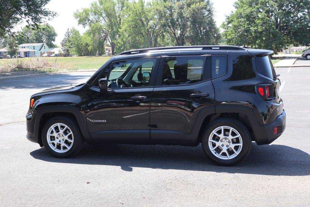 2020 Jeep, dovoz USA — foto 8 z 12