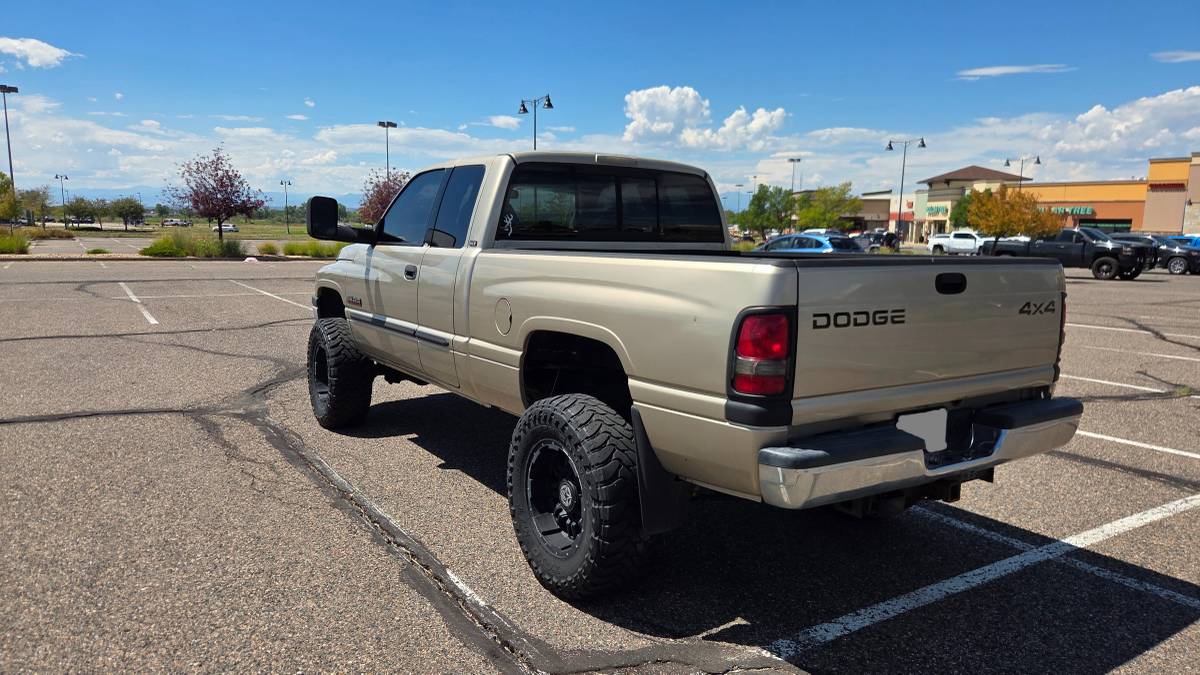 2002 Dodge, dovoz USA — foto 3 z 12