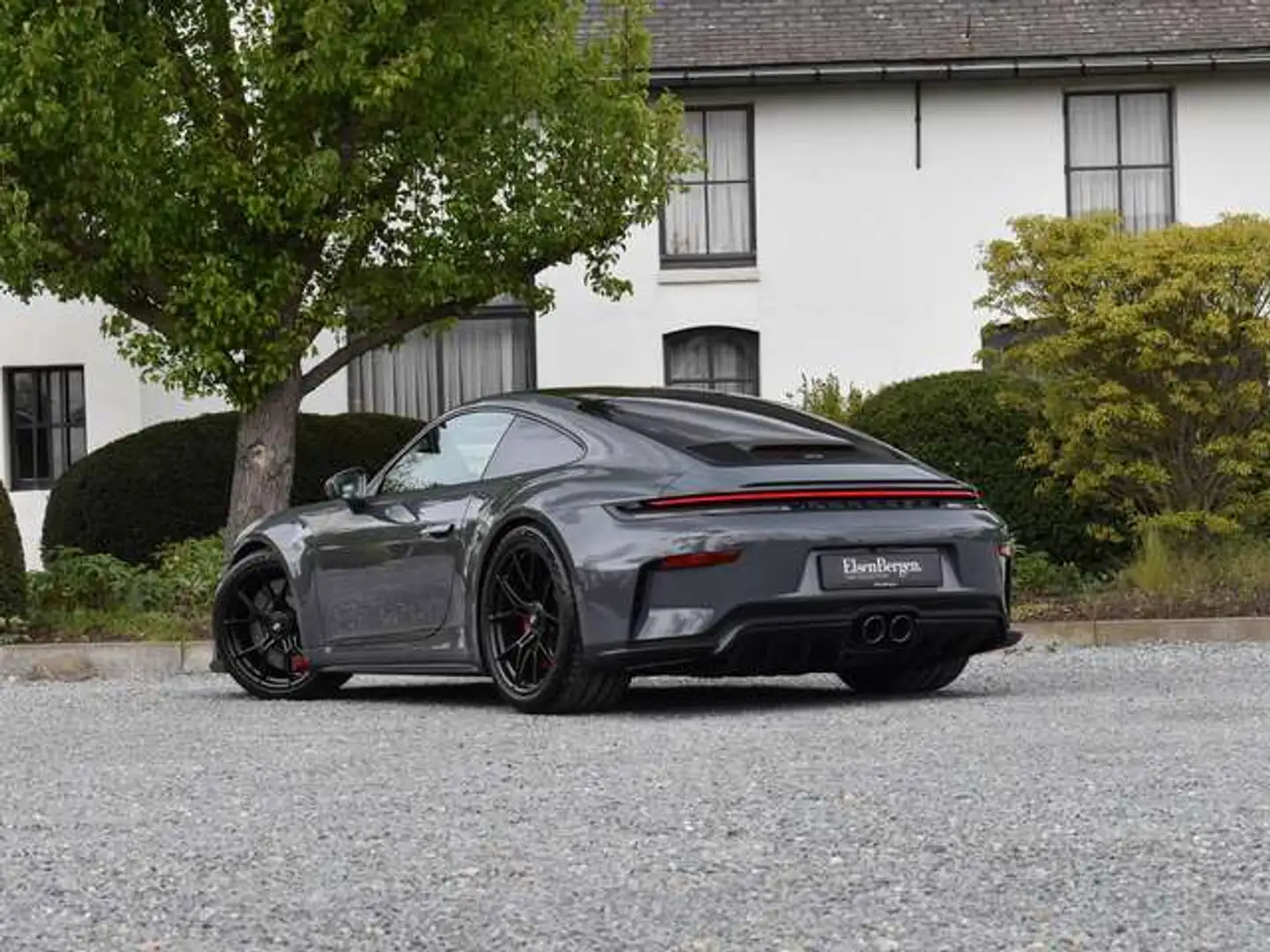 2026 Porsche 992, sivá, 950 km, Francúzsko — foto 5 z 12