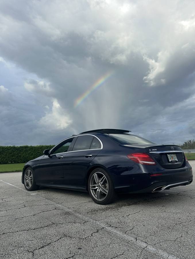 2018 Mercedes-Benz, modrá, dovoz USA — foto 1