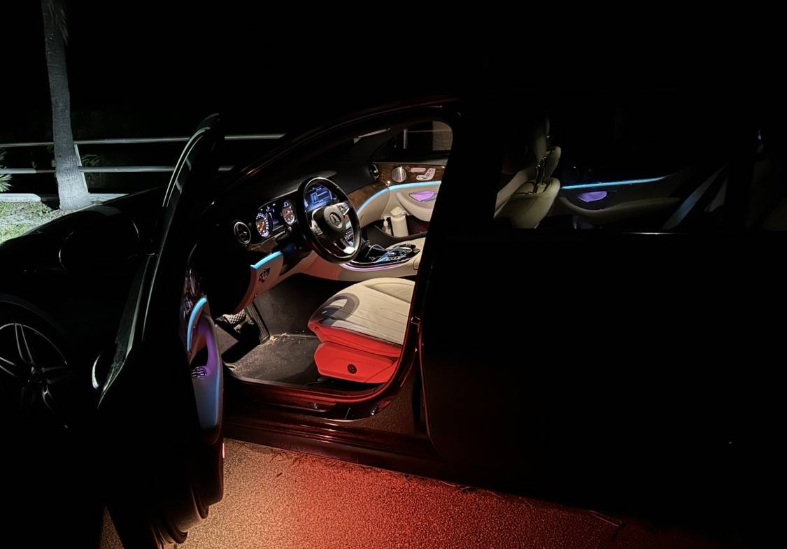 2018 Mercedes-Benz, modrá, dovoz USA — foto 7 z 9
