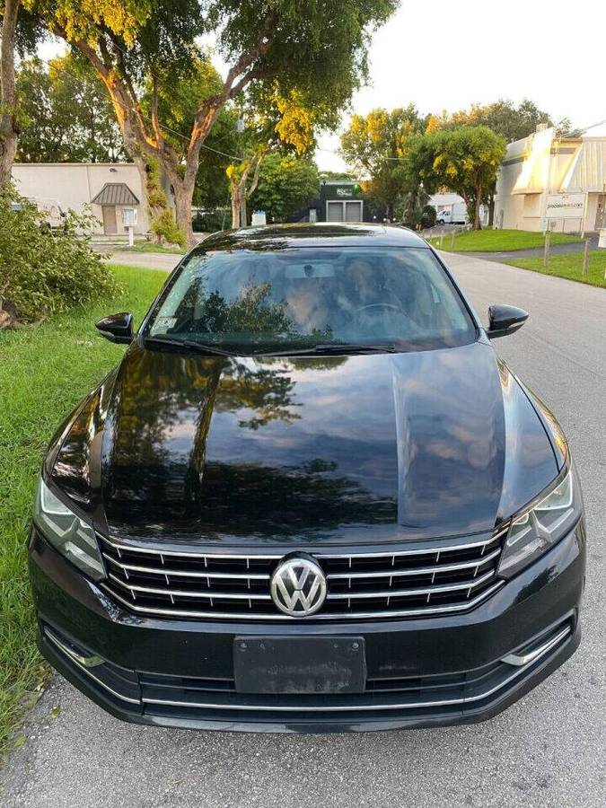 2016 Volkswagen, dovoz USA — foto 1