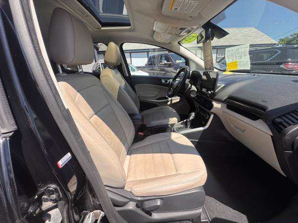 2019 Ford, dovoz USA — foto 11 z 12