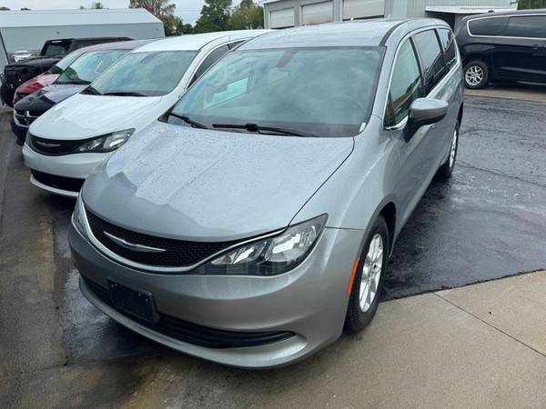 2023 Chrysler, dovoz USA — foto 7 z 9