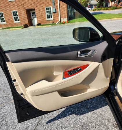 2012 Lexus, dovoz USA — foto 6 z 12