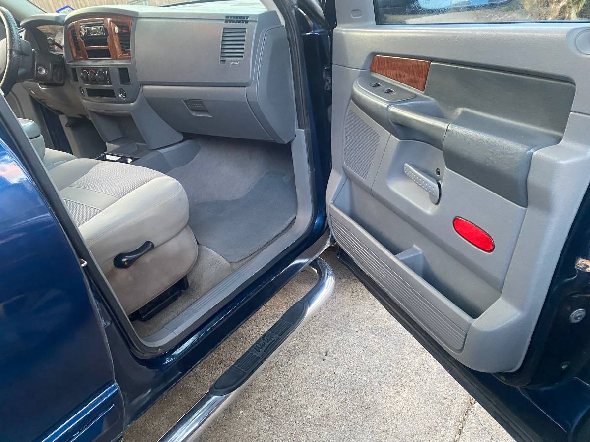 2006 Dodge, dovoz USA — foto 9 z 12