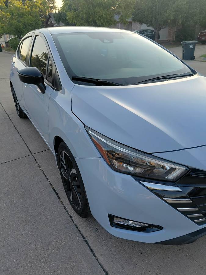 2023 Nissan, dovoz USA — foto 2 z 12