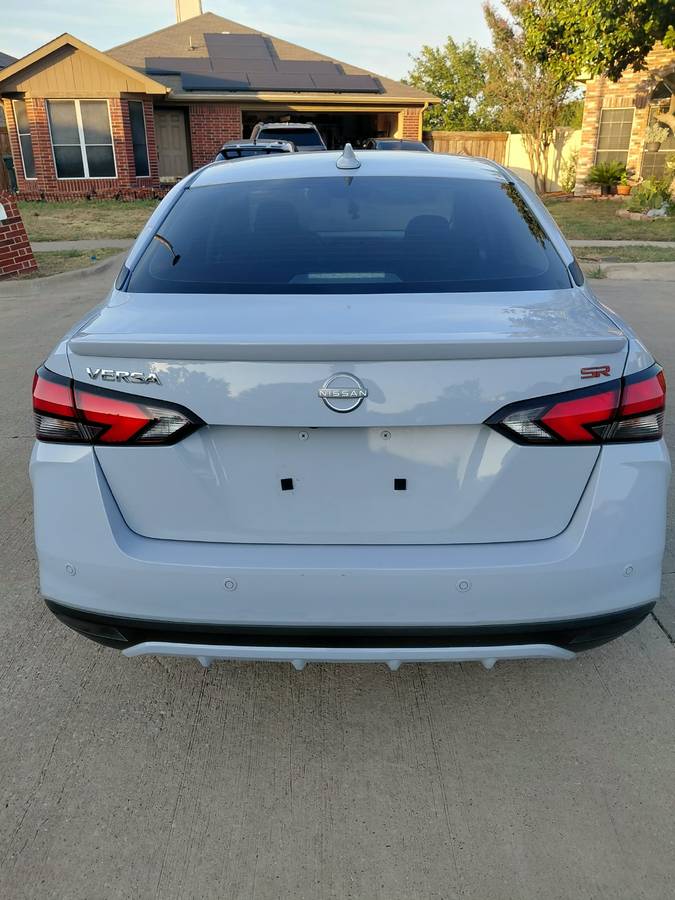 2023 Nissan, dovoz USA — foto 8 z 12