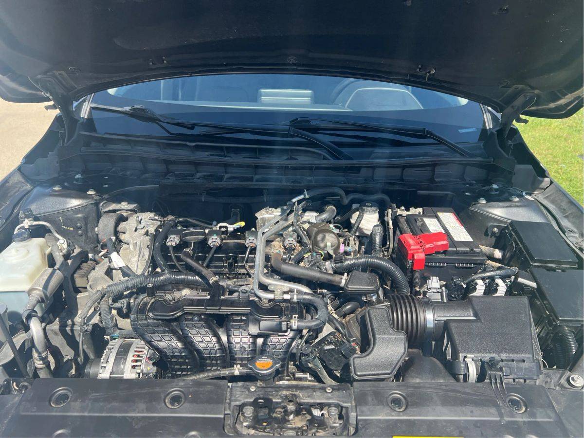 2023 Nissan, dovoz USA — foto 11 z 12