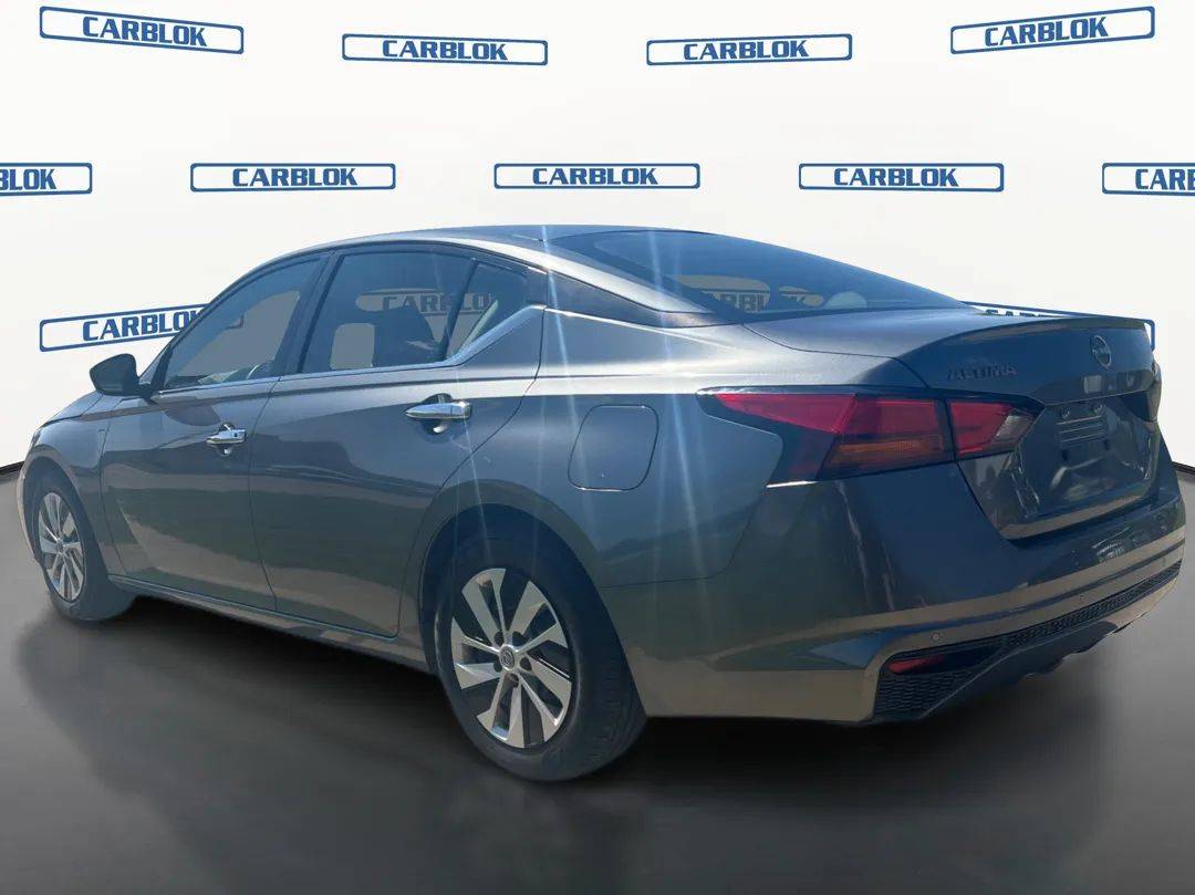 2023 Nissan, dovoz USA — foto 7 z 12