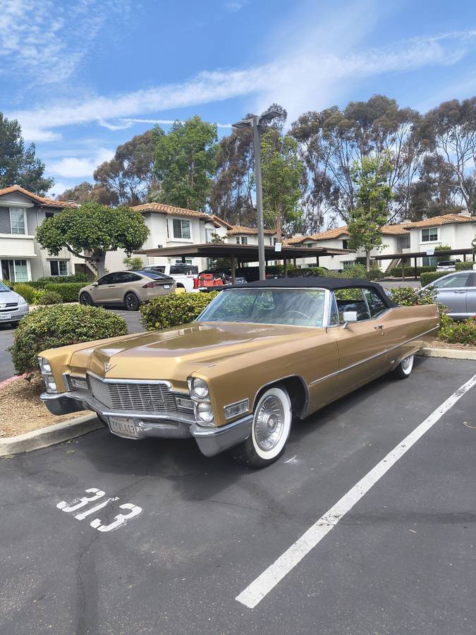 Cadillac, dovoz USA — foto 1 z 11 Cadillac, dovoz USA — foto 1 z 11