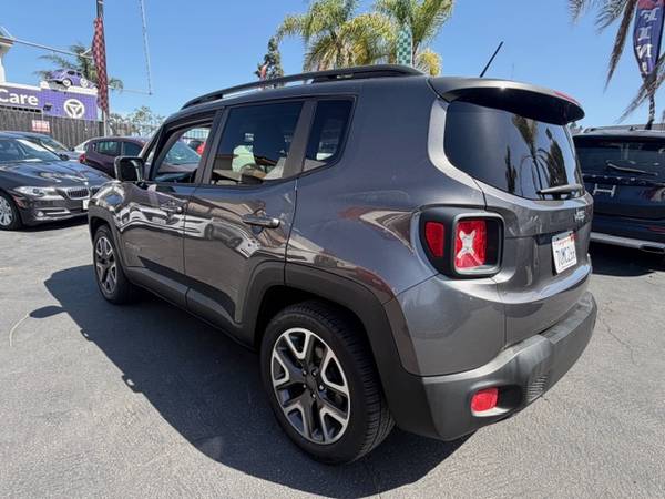 2016 Jeep, dovoz USA — foto 5 z 12