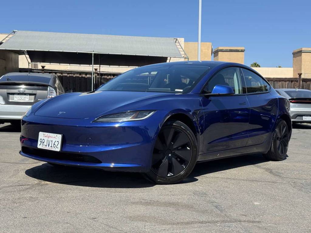 2025 Tesla, dovoz USA — foto 2 z 12