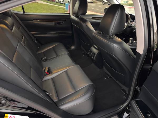 2016 Lexus, dovoz USA — foto 11 z 12