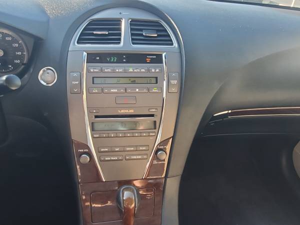 2010 Lexus, béžová, dovoz USA — foto 10 z 12