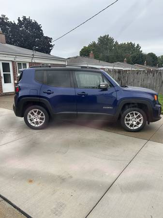 2021 Jeep, dovoz USA — foto 3 z 8