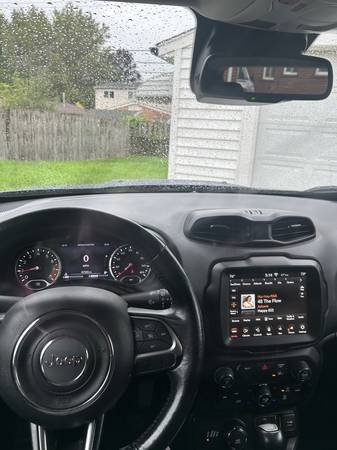 2021 Jeep, dovoz USA — foto 5 z 8