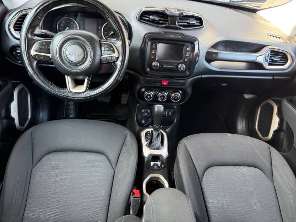 2017 Jeep, dovoz USA — foto 11 z 12