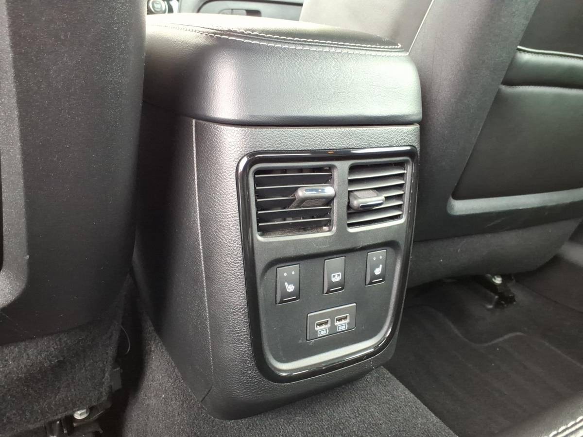 2022 Chrysler, dovoz USA — foto 11 z 12