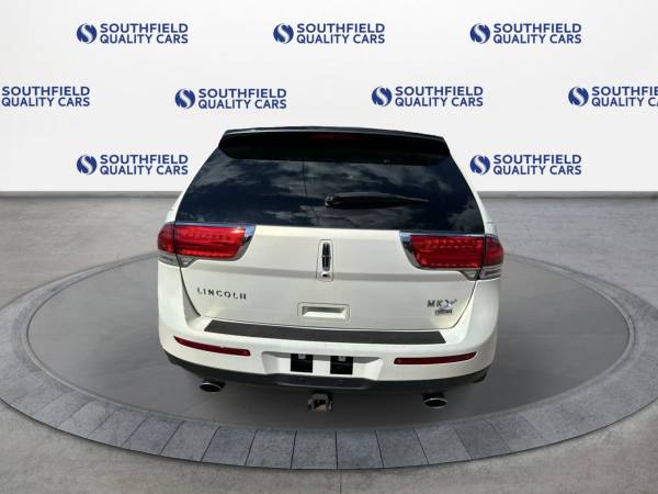2013 Lincoln, dovoz USA — foto 5 z 9