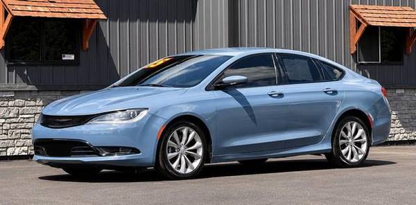 2015 Chrysler, dovoz USA — foto 2 z 11