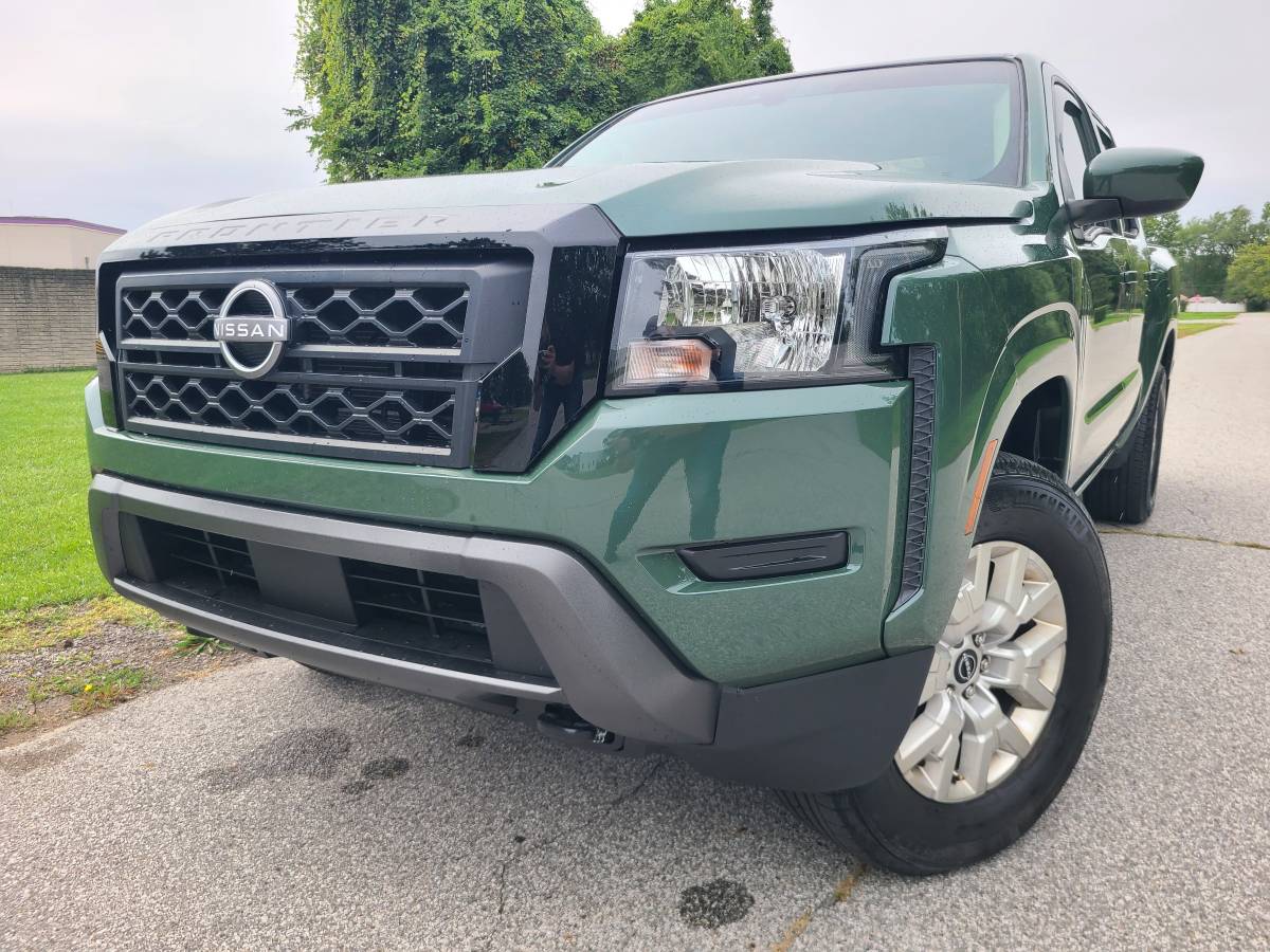 2022 Nissan, dovoz USA — foto 1
