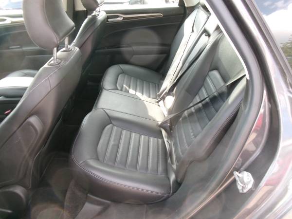 2015 Ford, dovoz USA — foto 3 z 6