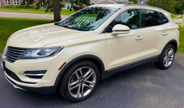 2018 Lincoln, dovoz USA — foto 1 z 12 2018 Lincoln, dovoz USA — foto 1 z 12