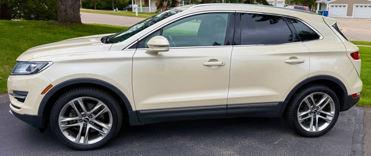2018 Lincoln, dovoz USA — foto 2 z 12