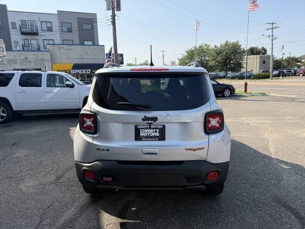 2018 Jeep, dovoz USA — foto 8 z 9