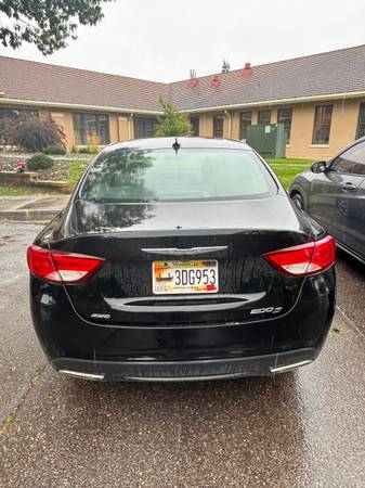 2016 Chrysler, dovoz USA — foto 3 z 9