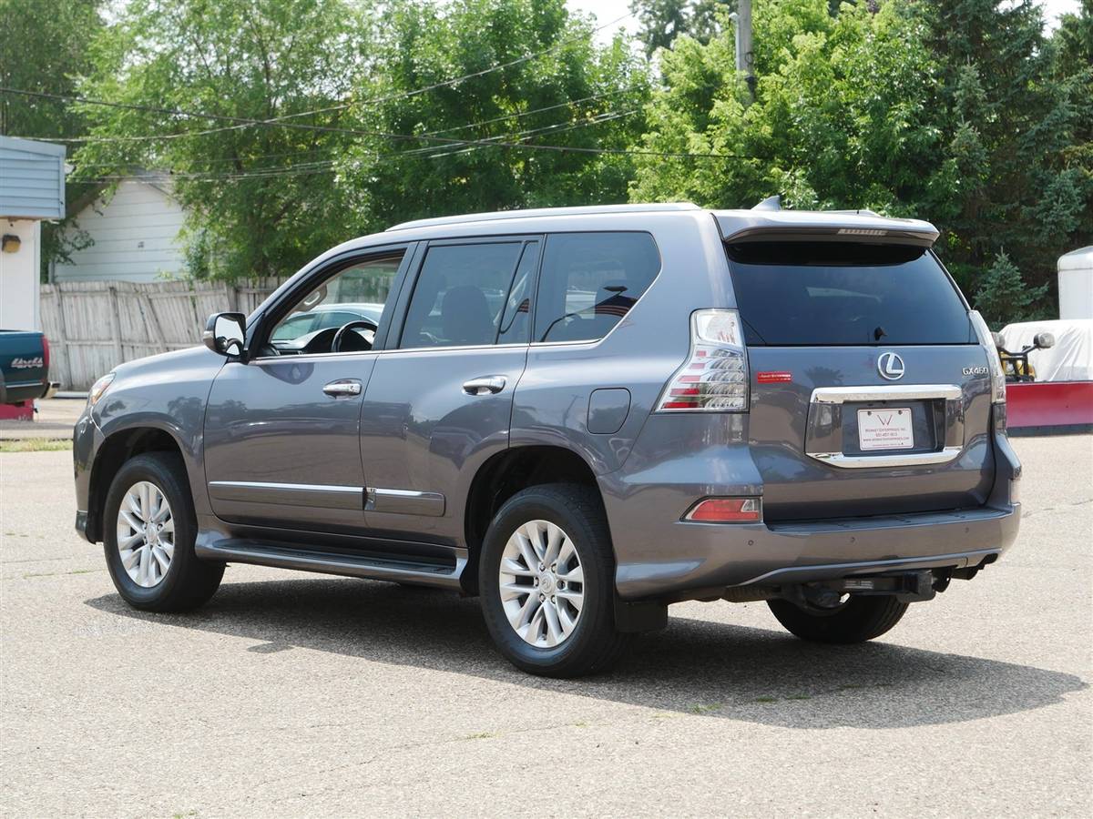 2019 Lexus, dovoz USA — foto 4 z 12