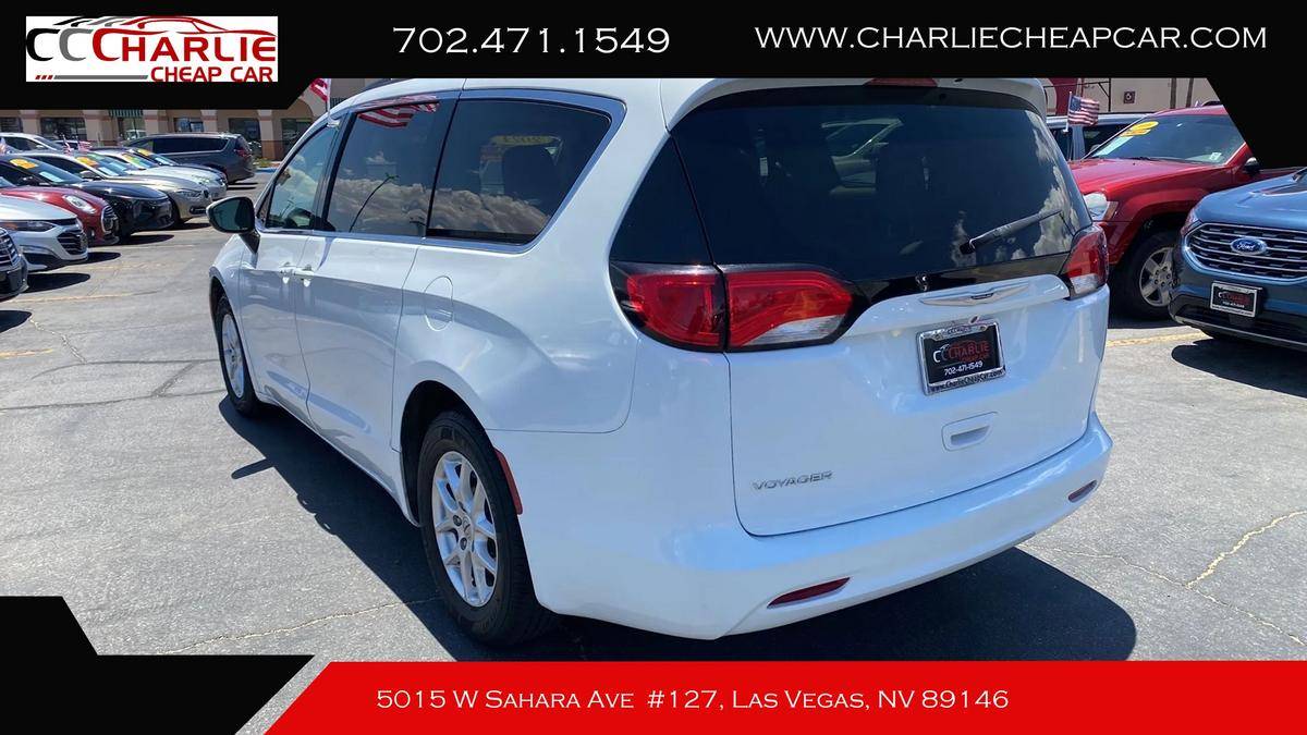 2021 Chrysler, dovoz USA — foto 3 z 12