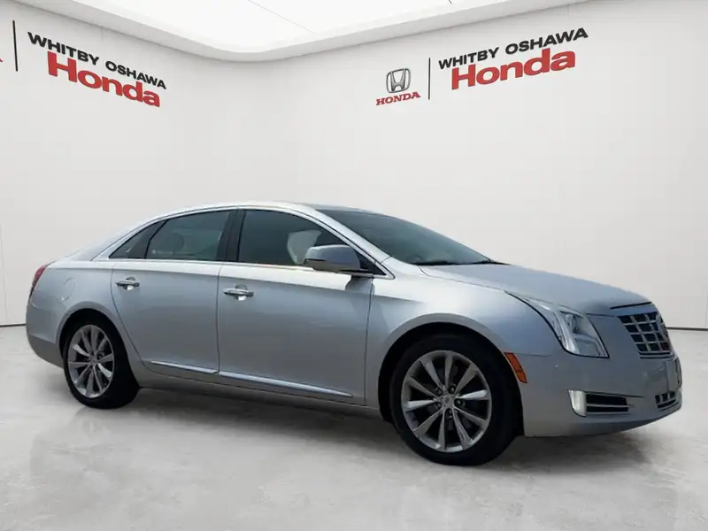 2013 Cadillac XTS Luxury, strieborná, 158 020 km, dovoz Kanada — foto 10 z 12