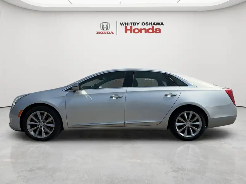 2013 Cadillac XTS Luxury, strieborná, 158 020 km, dovoz Kanada — foto 3 z 12