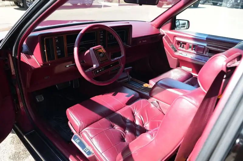 1989 Cadillac Eldorado BIARRITZ, 37 327 km, dovoz Kanada — foto 9 z 12