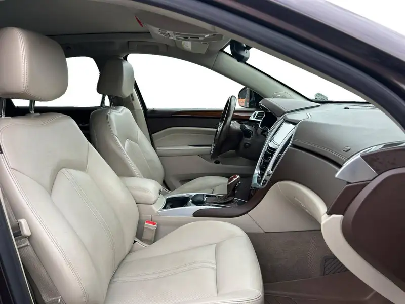 2016 Cadillac SRX Premium, hnedá, 214 643 km, dovoz Kanada — foto 11 z 12