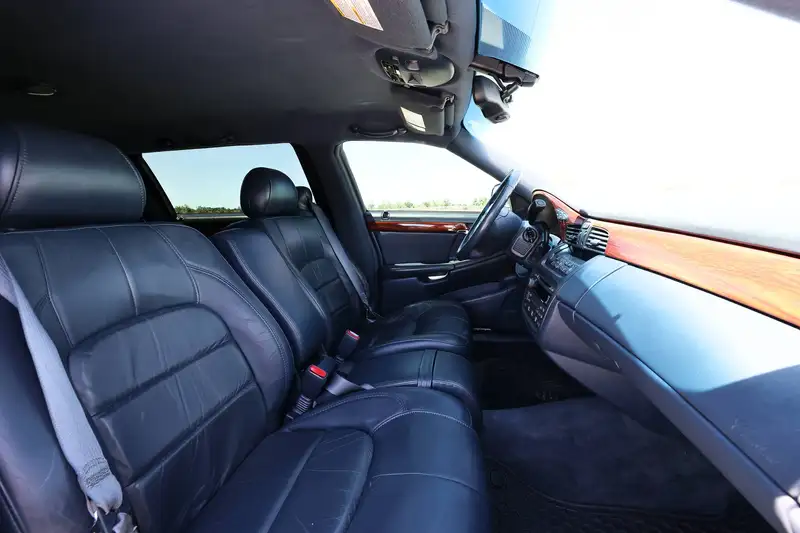 2004 Cadillac Deville Limousine, strieborná, 45 000 km, dovoz Kanada — foto 12 z 12