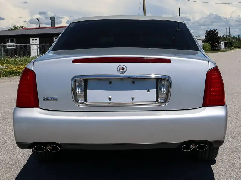 2004 Cadillac Deville Limousine, strieborná, 45 000 km, dovoz Kanada — foto 6 z 12