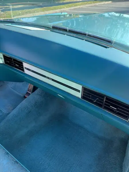 1970 Cadillac Deville, zelená, 88 700 km, dovoz Kanada — foto 7 z 12