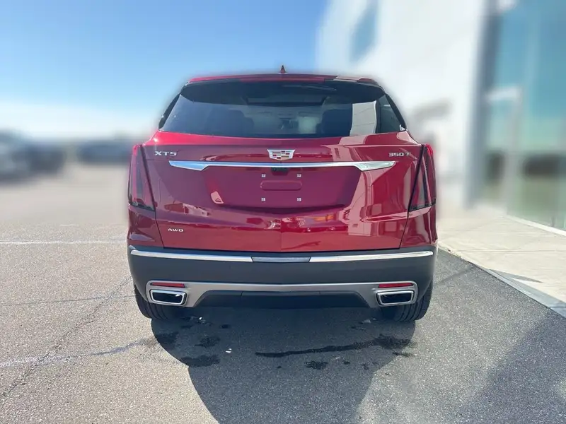 2026 Cadillac XT5 Premium Luxury, červená, 0 km, dovoz Kanada — foto 7 z 12