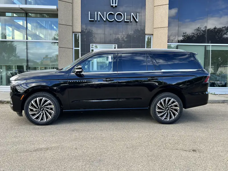 2027 Lincoln Navigator Black Label, čierna, 6 km, dovoz Kanada — foto 4 z 12