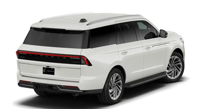 2027 Lincoln Navigator Premiere, biela, 9 km, dovoz Kanada — foto 3 z 6