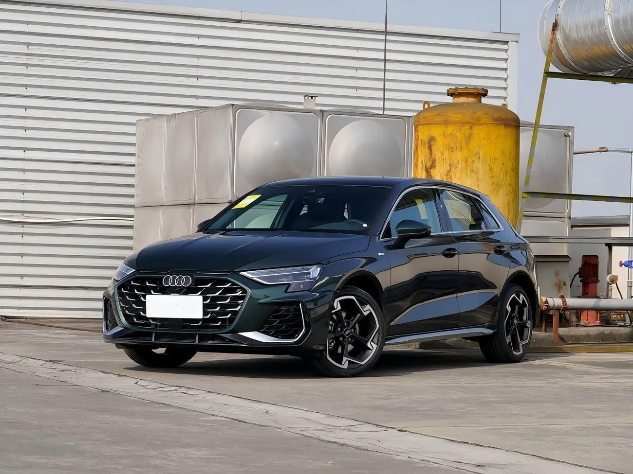 2026 Audi A3, čierna, 0 km, dovoz SAE — foto 1