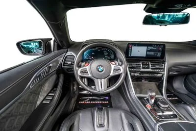 2024 BMW M8 M COMPETITION, fialová, 25 800 km, dovoz SAE — foto 10 z 12