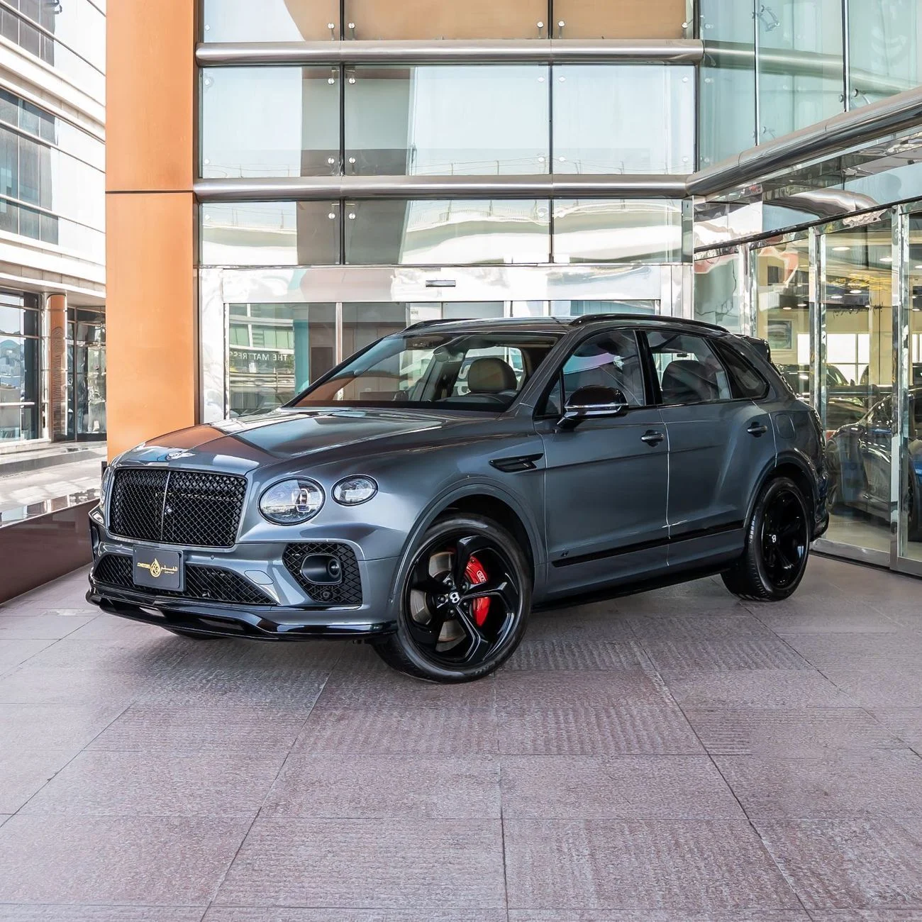 2023 Bentley Bentayga S, sivá, 19 000 km, dovoz SAE — foto 1