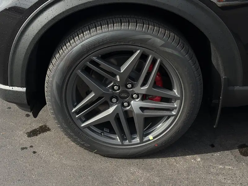 2027 Ford Explorer ST-Line, čierna, 0 km, dovoz Kanada — foto 9 z 12